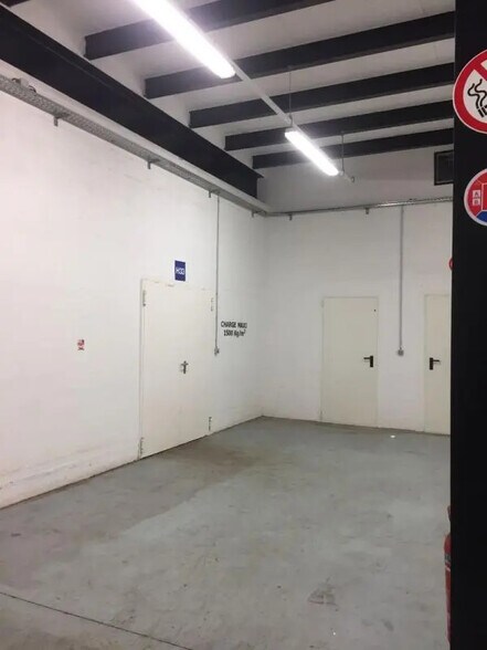 Industriel/Logistique dans Bezons à louer - Photo de l’immeuble – Image 2 sur 5