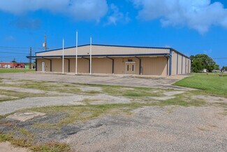 Plus de détails pour 116 S Avenue D, Freeport, TX - Local d'activités à louer