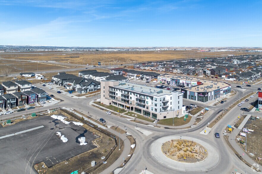 70 Saddlepeace Rd NE, Calgary, AB à louer - Aérien – Image 2 sur 2