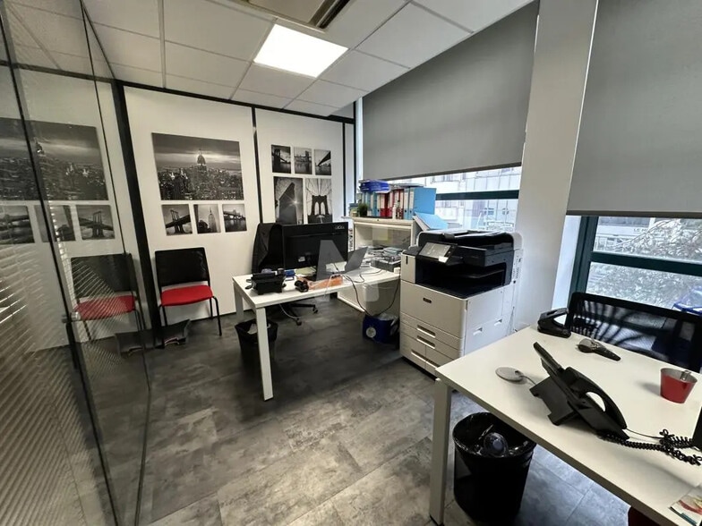 Local d’activités dans Montrouge à louer - Photo de l’immeuble – Image 3 sur 8