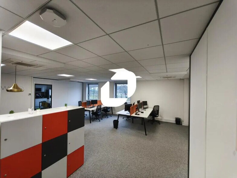 Bureau dans Joinville-le-Pont à louer - Photo de l’immeuble – Image 2 sur 12