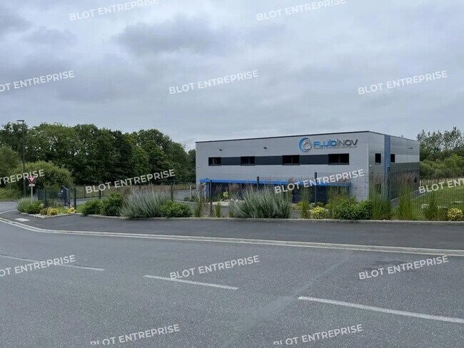 Plus de détails pour Bureau, Local d'activités à louer