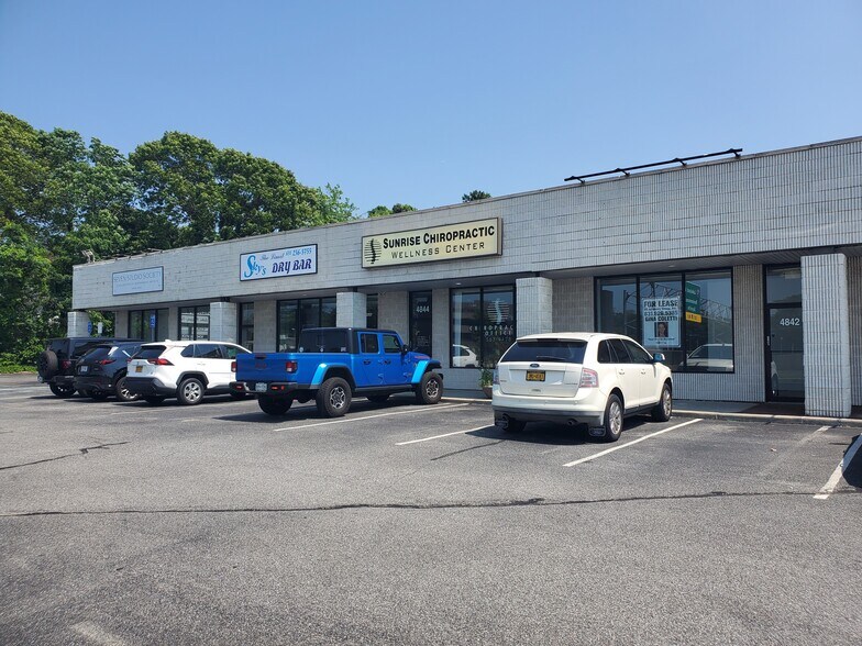 4830-4848 Sunrise Hwy, Sayville, NY à louer - Photo de l’immeuble – Image 3 sur 21