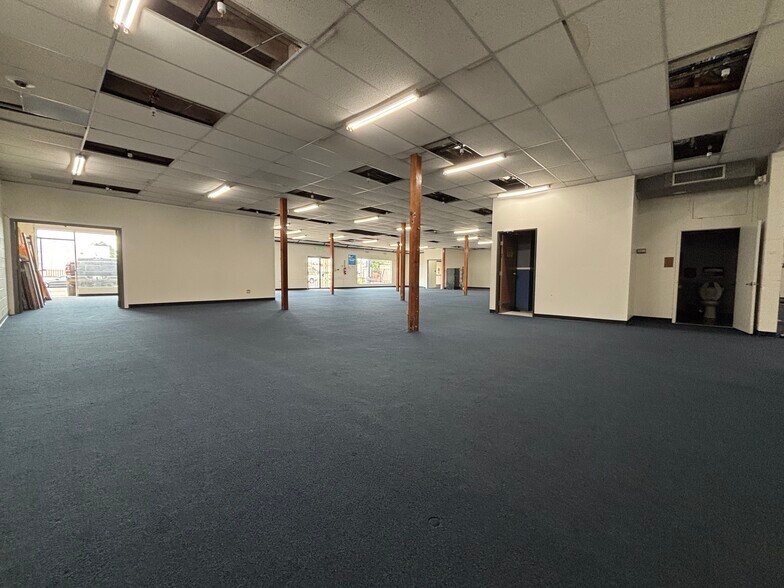 2704 Highland Ave, National City, CA à louer - Photo de l’immeuble – Image 3 sur 8
