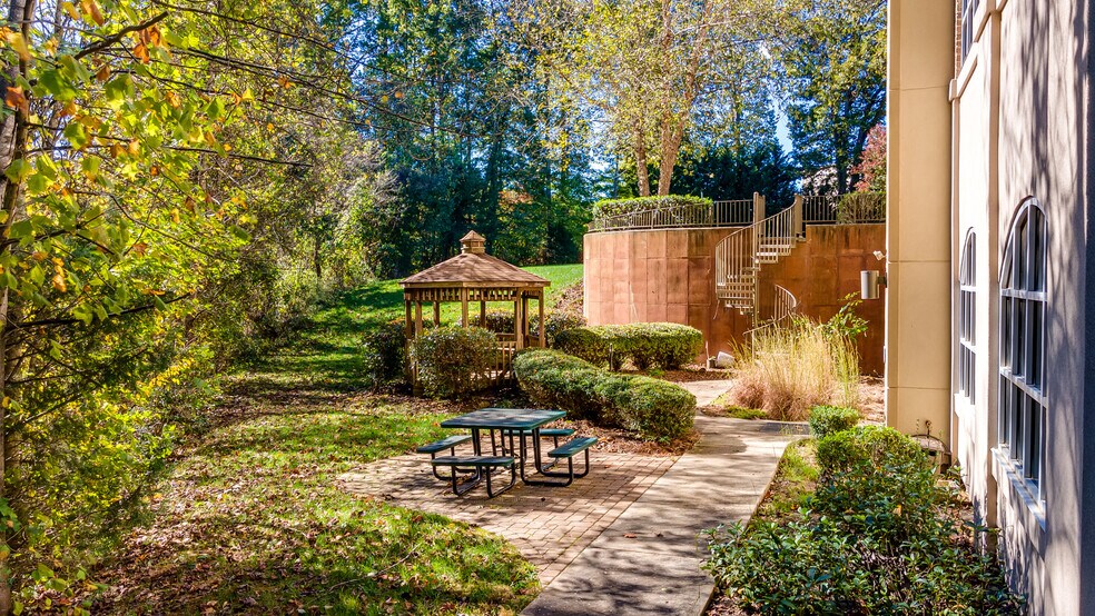 133 River Park Rd, Mooresville, NC à vendre - Photo de l’immeuble – Image 3 sur 18