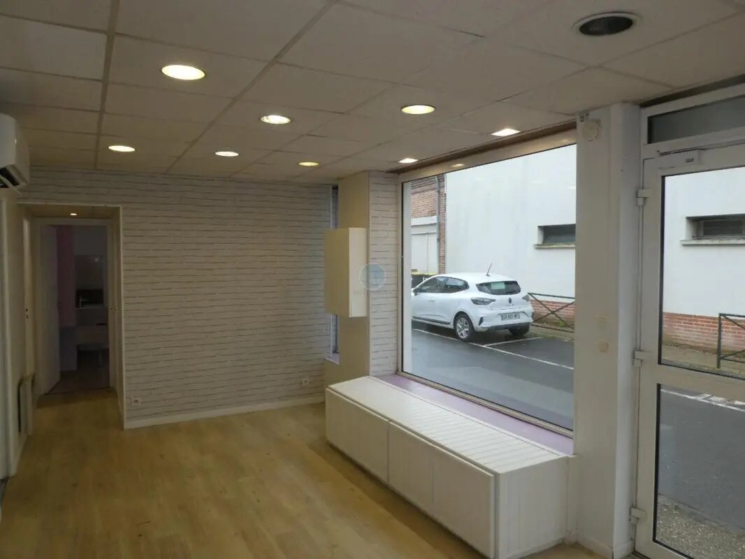 Local commercial dans La Ferté-Saint-Aubin à louer Photo intérieure– Image 1 sur 6