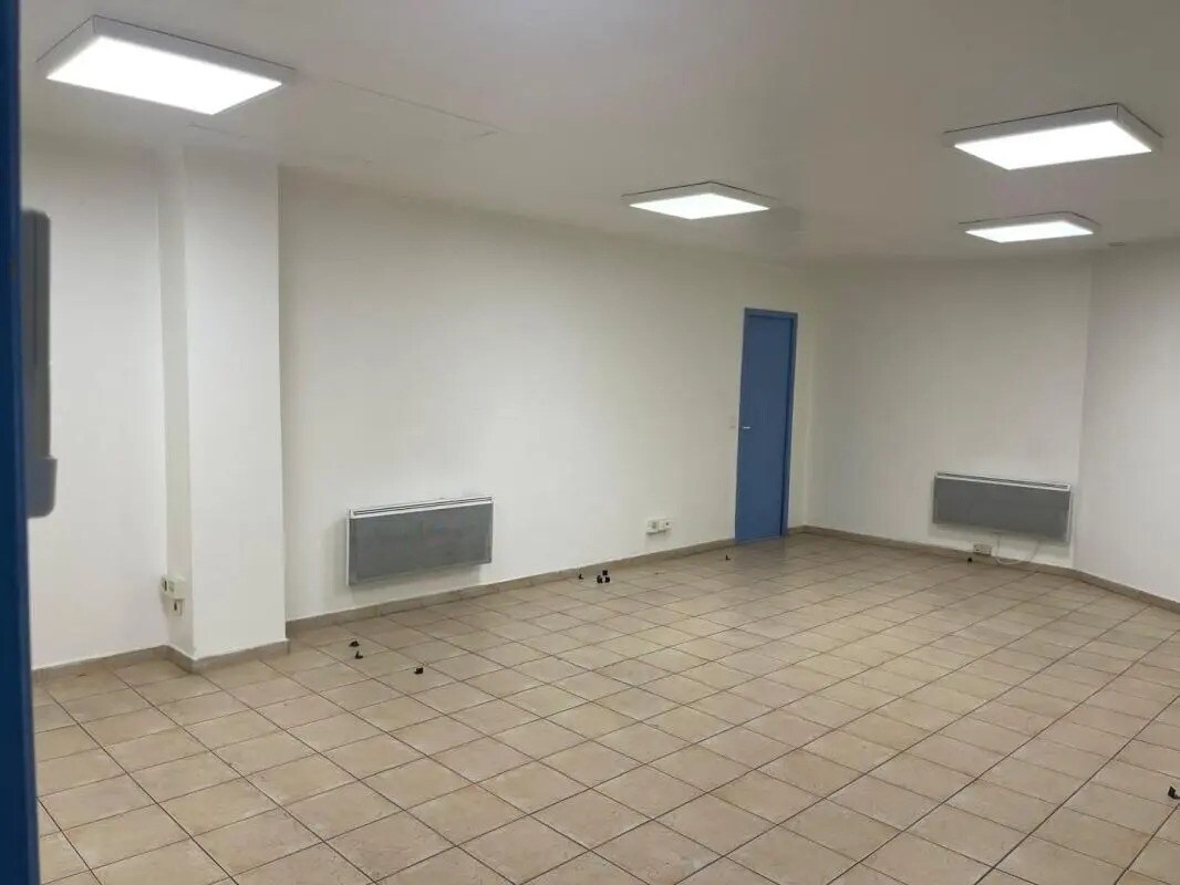 Local d’activités dans Saint-Denis à louer Photo intérieure– Image 1 sur 15