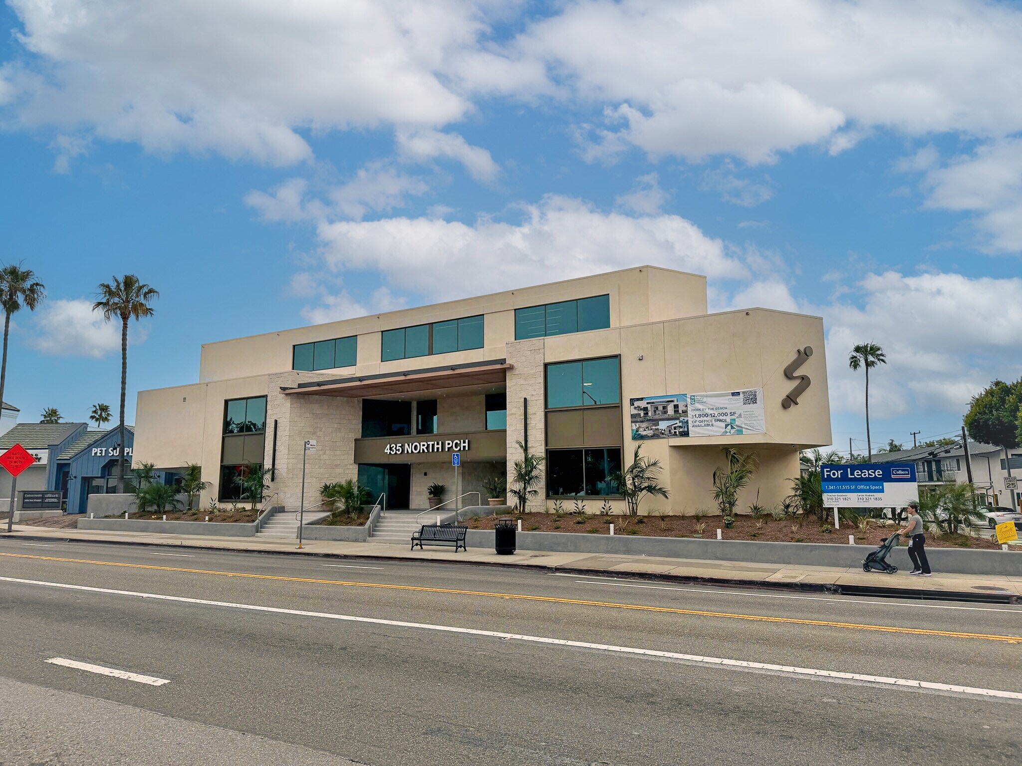 435 N Pacific Coast Hwy, Redondo Beach, CA à louer Photo de l’immeuble– Image 1 sur 14