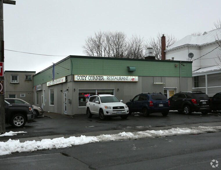 83-85 Main St St N, North Glengarry, ON à louer - Photo de l’immeuble – Image 3 sur 3