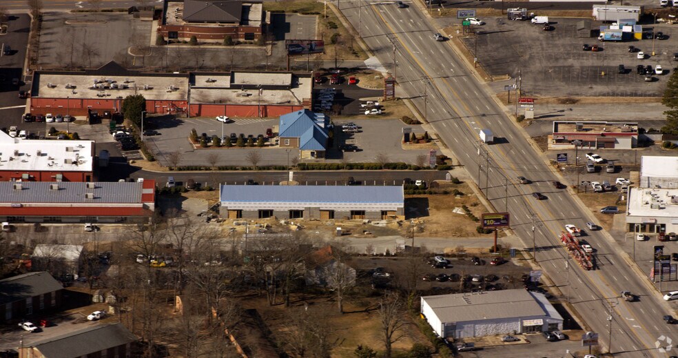 3819 W Gate City Blvd, Greensboro, NC à louer - Aérien – Image 2 sur 5
