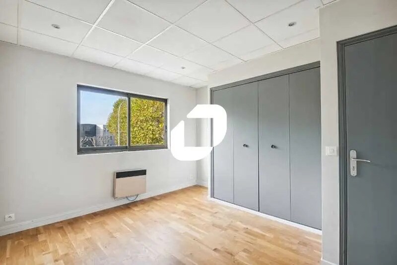 Bureau dans Grigny à louer - Photo de l’immeuble – Image 3 sur 11
