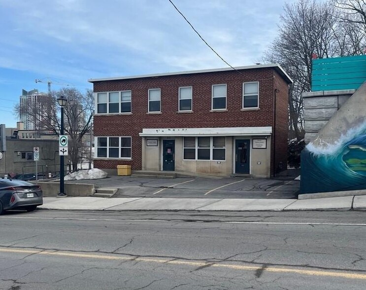 413 Churchill Av N, Ottawa, ON à louer - Photo principale – Image 1 sur 1