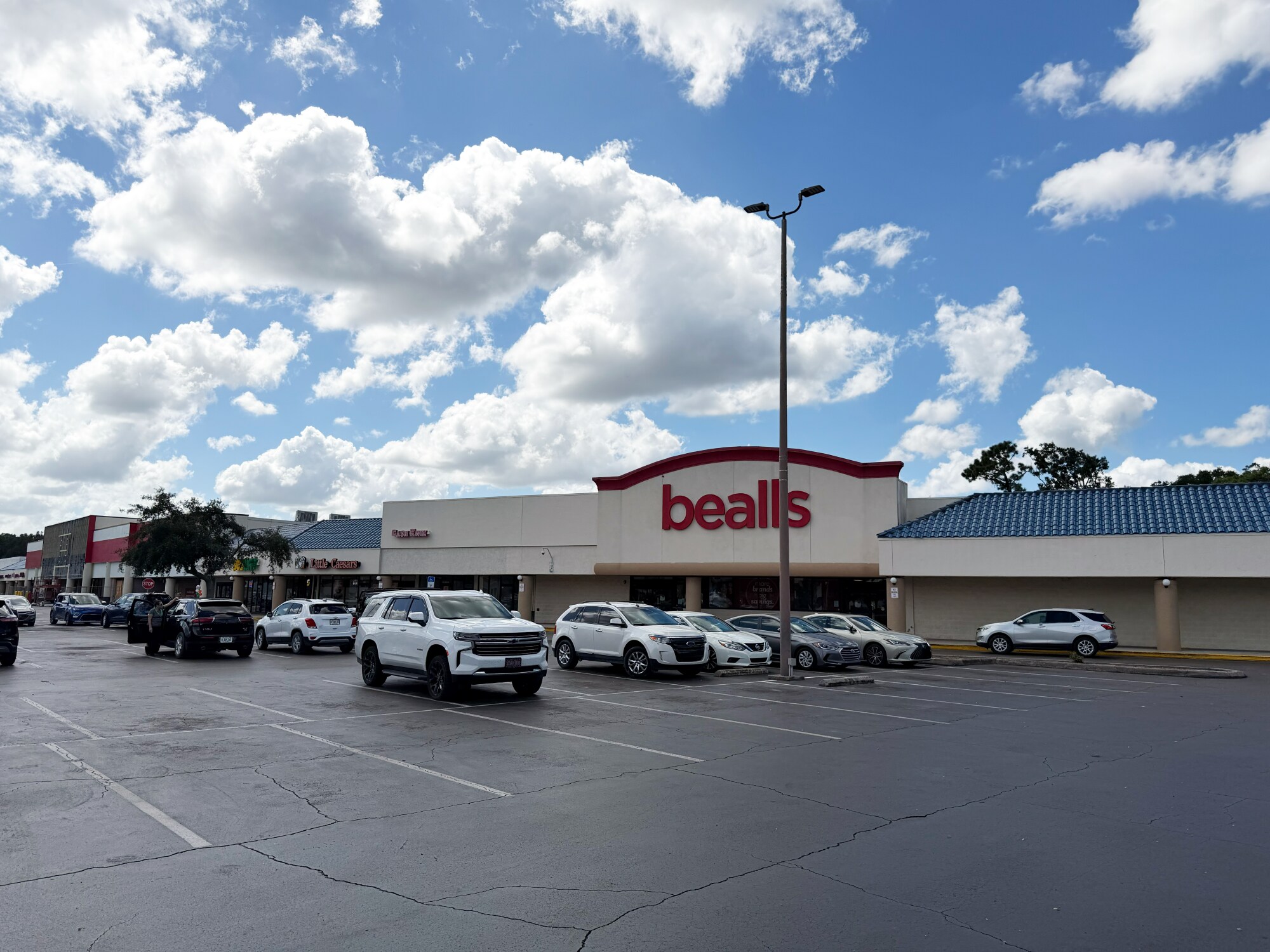 2202 N Young Blvd, Chiefland, FL à louer Photo de l’immeuble– Image 1 sur 8