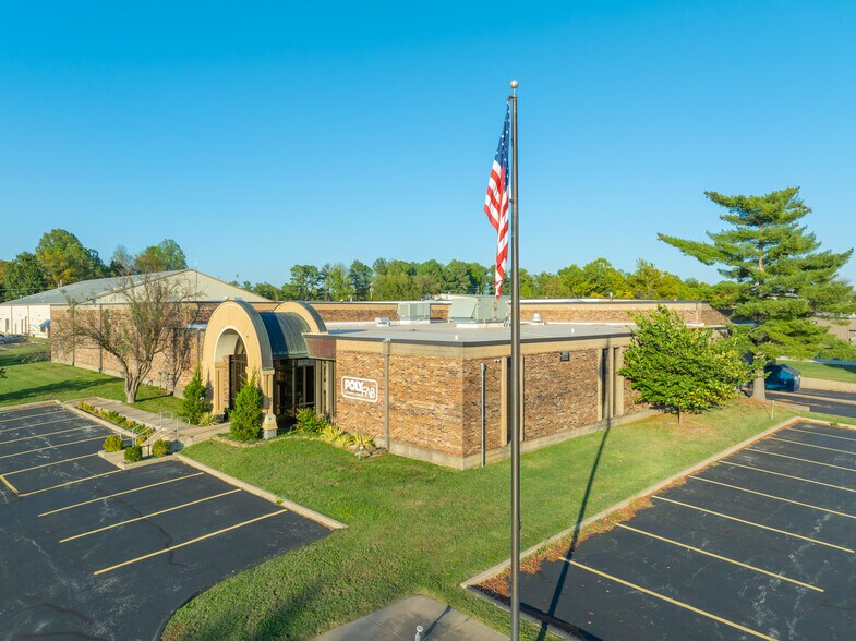 820 N Cedarbrook Ave, Springfield, MO à vendre - Photo de l’immeuble – Image 2 sur 55