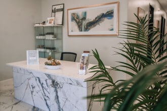 1915 E Chandler Blvd, Chandler, AZ à louer Hall d’entrée– Image 1 sur 11