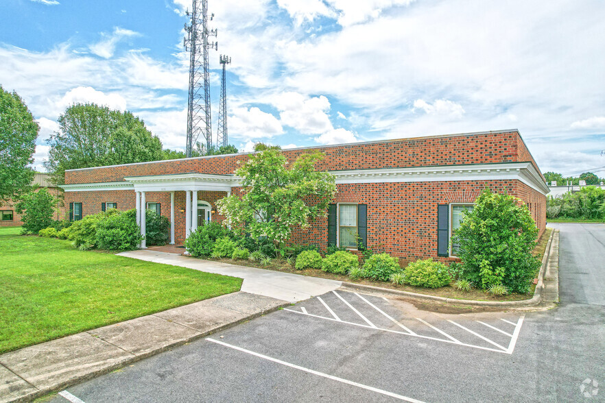 3131 Westinghouse Blvd, Charlotte, NC à louer - Photo principale – Image 1 sur 16