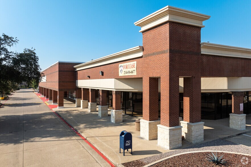 901 N Polk St, DeSoto, TX à louer - Photo de l’immeuble – Image 3 sur 34