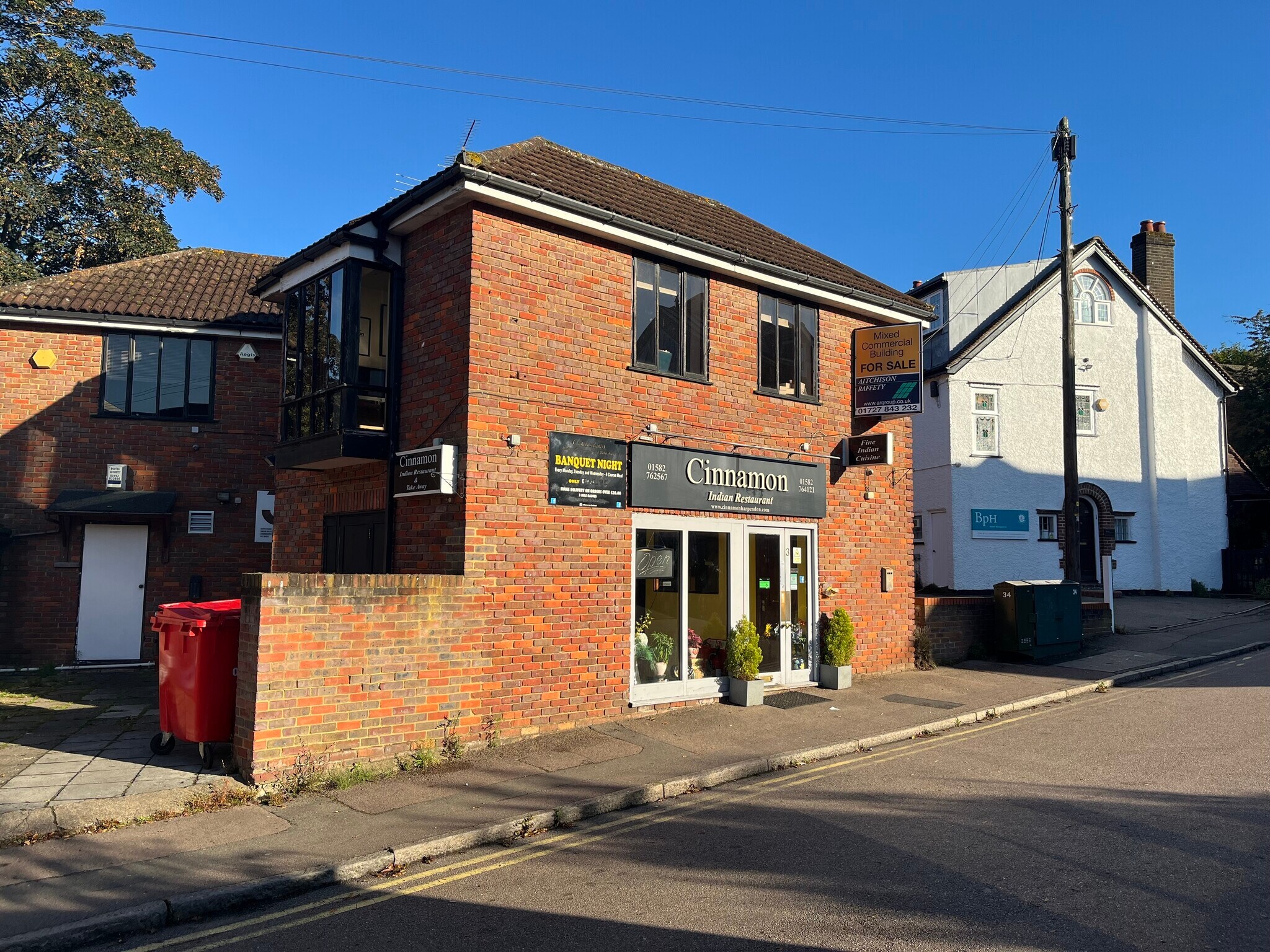 3-3 Thompsons Close, Harpenden à louer Photo de l’immeuble– Image 1 sur 5