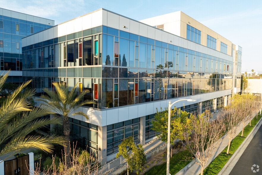 6555 Barton Ave, Los Angeles, CA à louer - Photo de l’immeuble – Image 3 sur 8