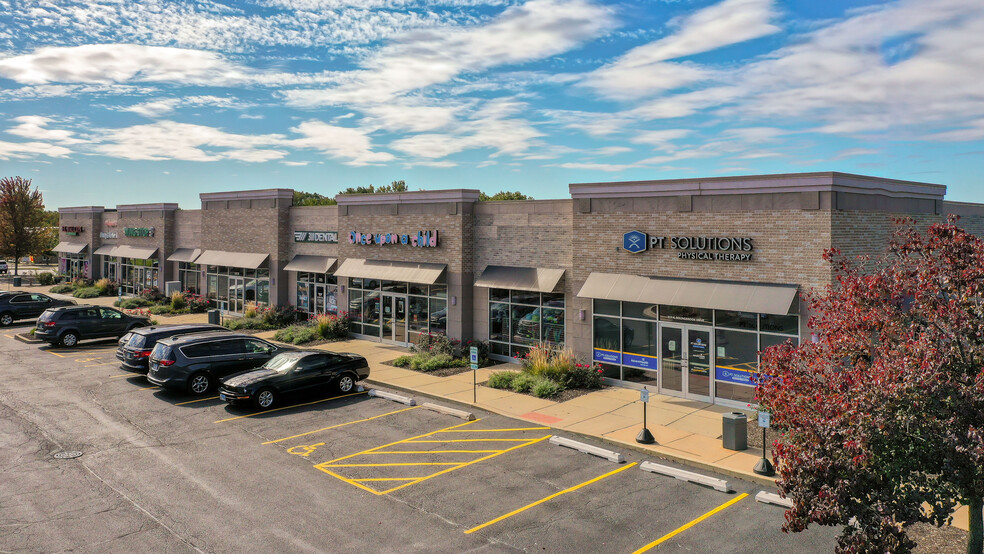 291-319 N Bolingbrook Dr, Bolingbrook, IL à louer - Photo de l’immeuble – Image 1 sur 5
