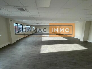 Plus de détails pour Bureau, Industriel/Logistique à louer