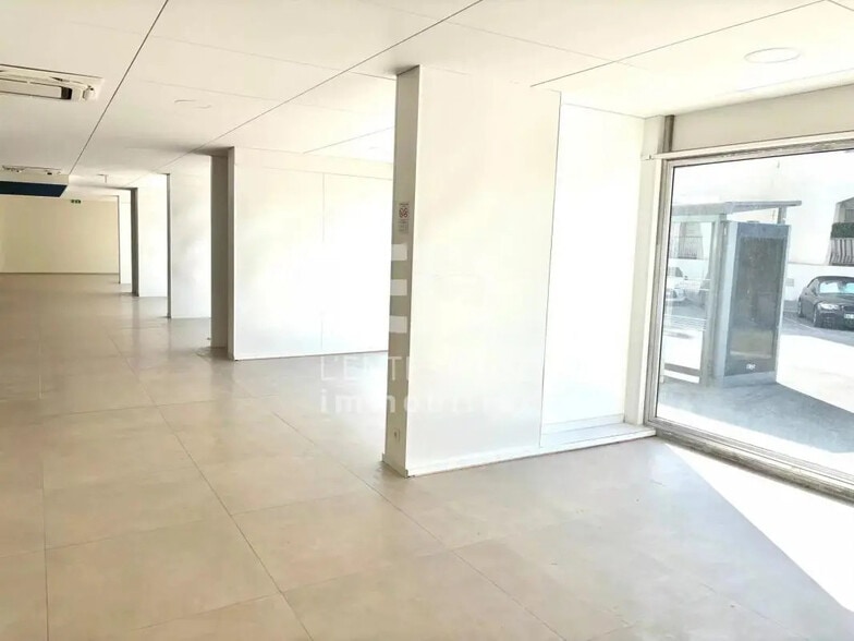 Bureau dans Saint-Laurent-du-Var à louer - Photo intérieure – Image 2 sur 6