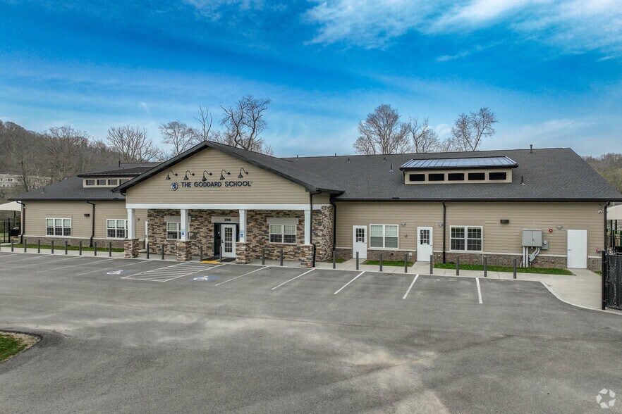 2306 Wildwood Rd, Gibsonia, PA à vendre - Photo de l’immeuble – Image 3 sur 5