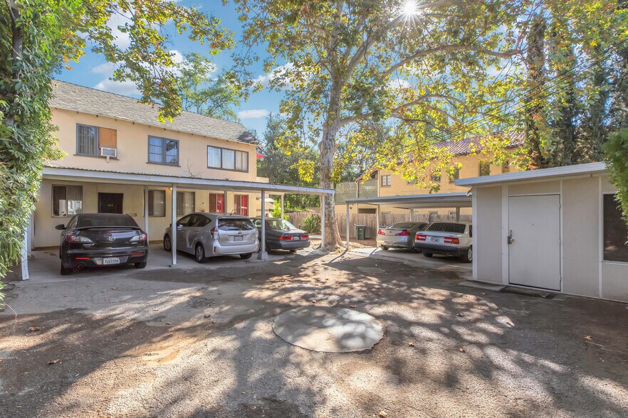1562 N Lake Ave, Pasadena, CA à vendre - Photo de l’immeuble – Image 3 sur 30