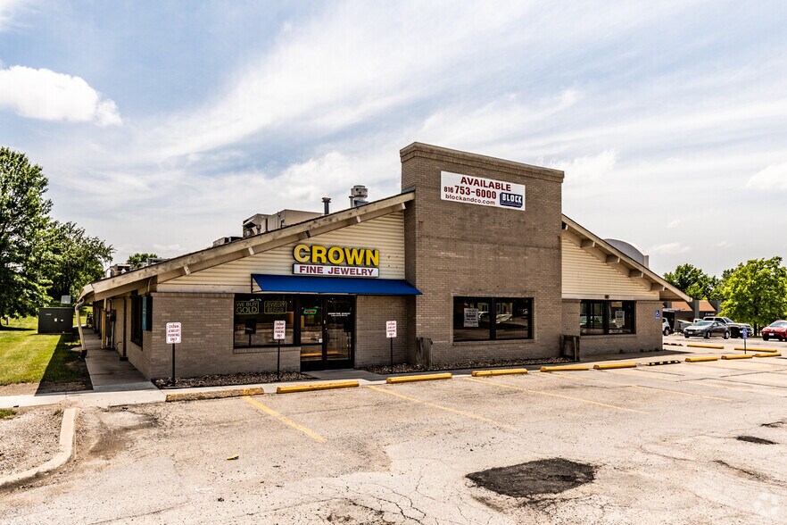 6141-6151 NW Barry Rd, Kansas City, MO à louer - Photo de l’immeuble – Image 3 sur 15