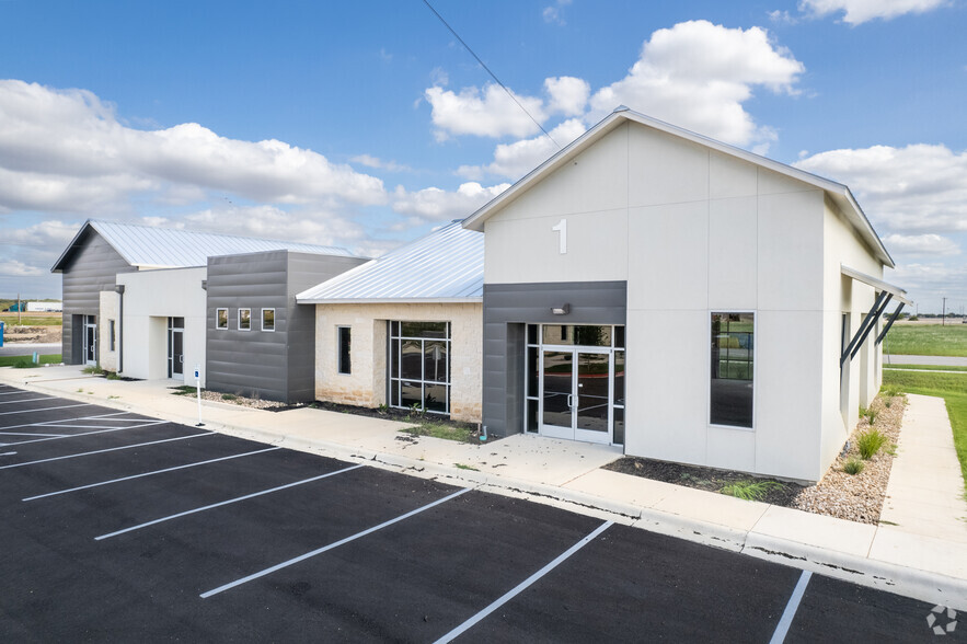 120 Riverwalk Dr, San Marcos, TX à louer - Photo de l’immeuble – Image 3 sur 8