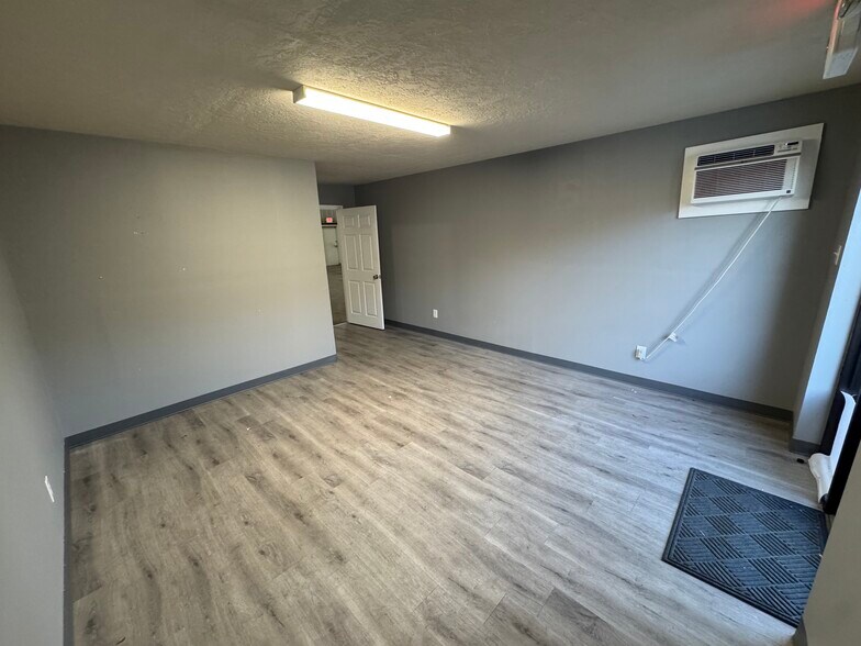 5829 W Sam Houston Pky N, Houston, TX à louer - Photo intérieure – Image 3 sur 5