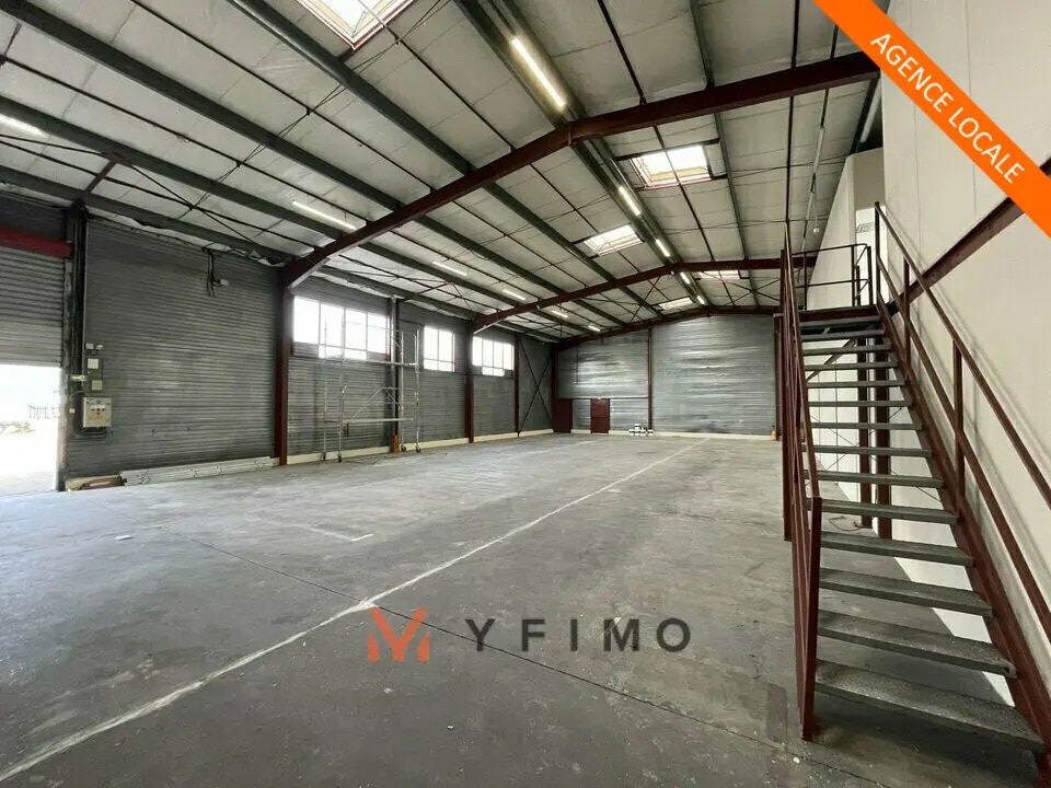 Bureau dans Épône à louer Photo intérieure– Image 1 sur 8