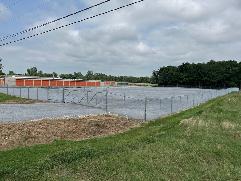 68871 White School Rd, Sturgis, MI à louer - Photo de l’immeuble – Image 2 sur 3