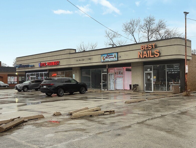 2304-2312 Grand Ave, Waukegan, IL à louer - Photo de l’immeuble – Image 3 sur 9