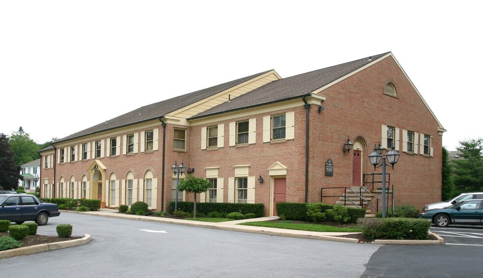 845 West Chester Pike, West Chester, PA à louer - Photo de l’immeuble – Image 2 sur 5