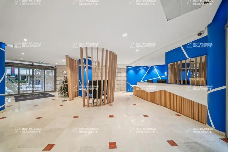 23 Rue De Berri, Paris à louer - Photo de l’immeuble – Image 3 sur 17