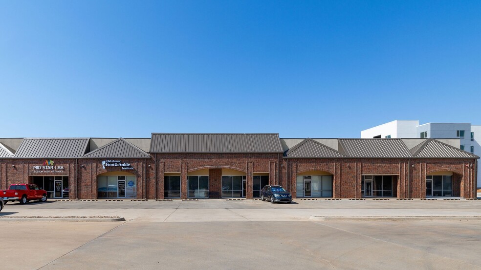 5460 Main St, Del City, OK à louer - Photo de l’immeuble – Image 3 sur 22