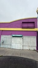 4810 S Vermont Ave, Los Angeles, CA à louer Photo de l’immeuble– Image 1 sur 17