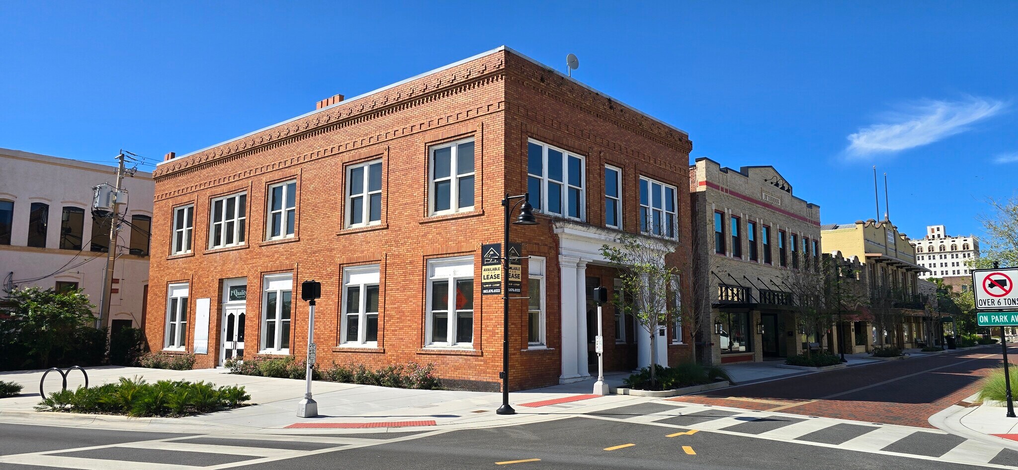 250 E Park Ave, Lake Wales, FL à louer Photo de l’immeuble– Image 1 sur 19