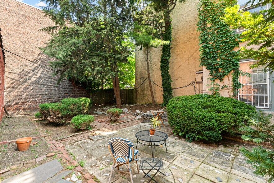1531 Green St, Philadelphia, PA à vendre - Photo de l’immeuble – Image 3 sur 22