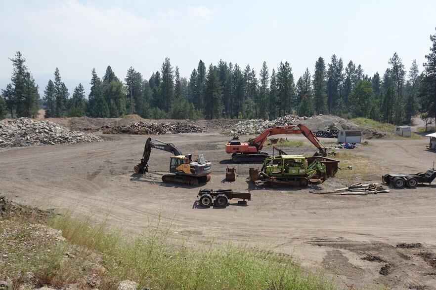 7902 N Starr Rd, Newman Lake, WA à vendre - Photo de l’immeuble – Image 2 sur 9