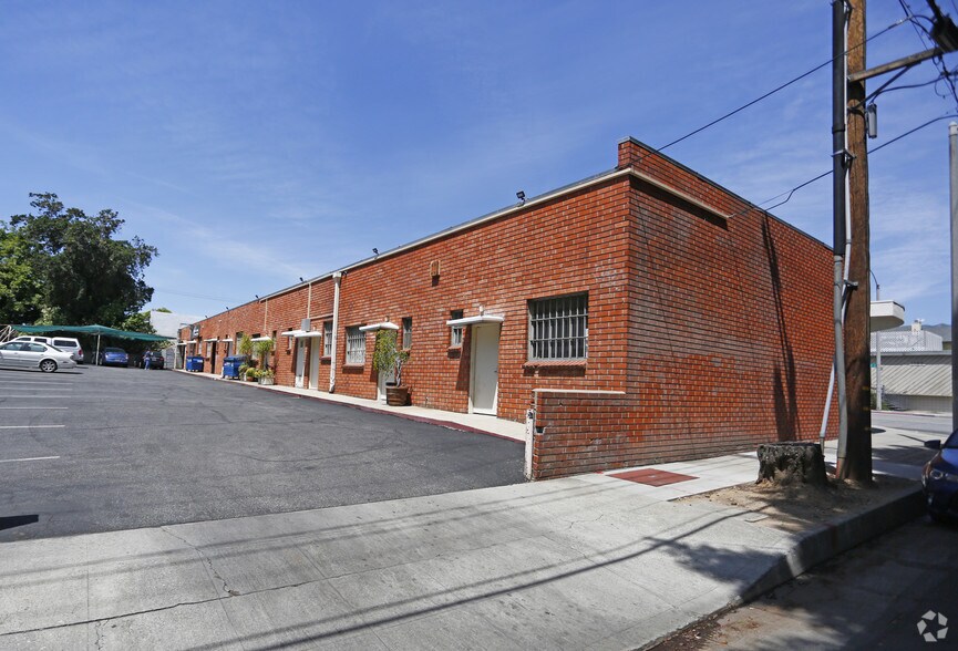 1194-1196 E Walnut St, Pasadena, CA à louer - Photo de l’immeuble – Image 3 sur 24