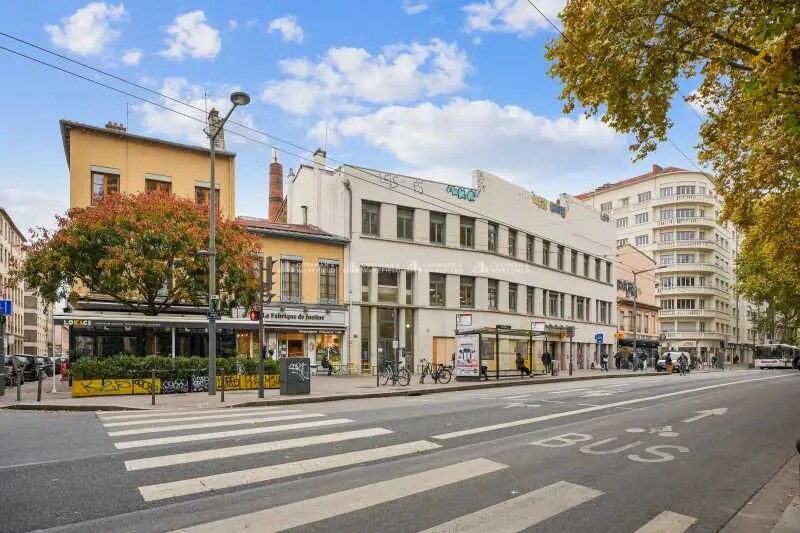 Bureau dans Lyon à vendre - Photo de l’immeuble – Image 2 sur 14