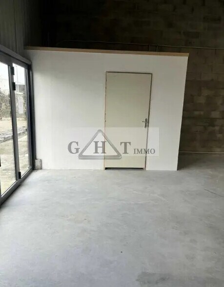 Industriel/Logistique dans Creil à louer - Photo intérieure – Image 3 sur 4