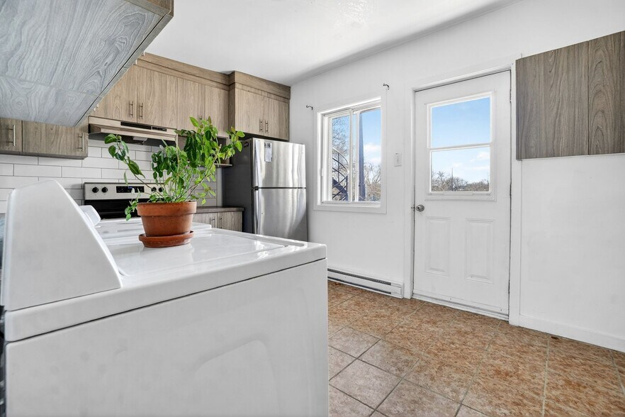 2278-2296 Av Bourbonnière, Montréal, QC à vendre - Photo de l’immeuble – Image 2 sur 28