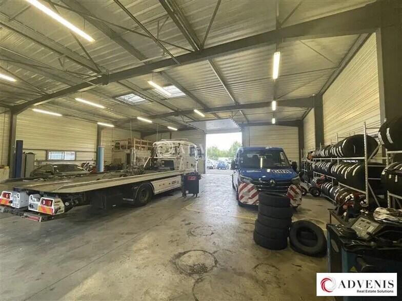 Local d’activités dans Langon à louer - Photo de l’immeuble – Image 2 sur 7