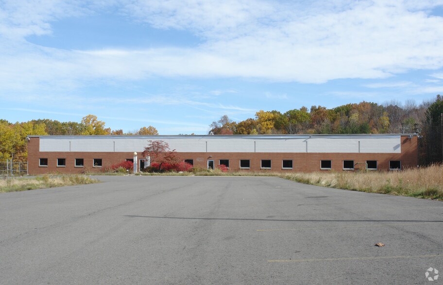 333 Crestwood Dr, Mountain Top, PA à louer - Photo de l’immeuble – Image 2 sur 15
