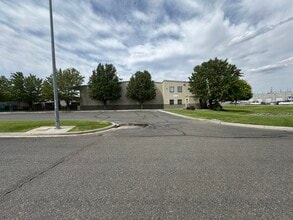 2900 Sutherland Dr, Union Gap, WA à louer Photo de l’immeuble– Image 1 sur 6