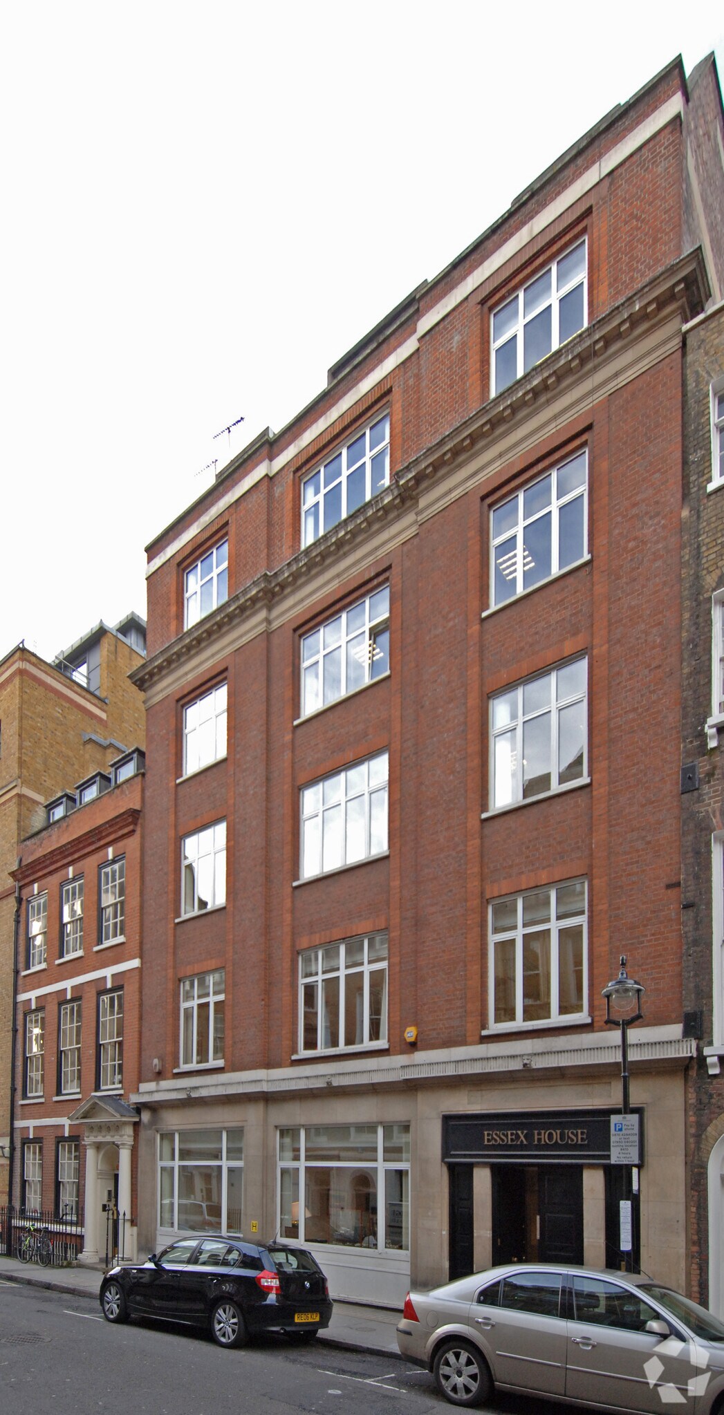 12-13 Essex St, Londres à louer Photo principale– Image 1 sur 5