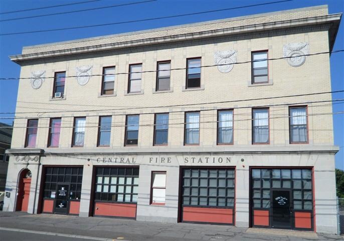 74 Carroll St, Binghamton, NY à vendre - Photo de l’immeuble – Image 2 sur 36